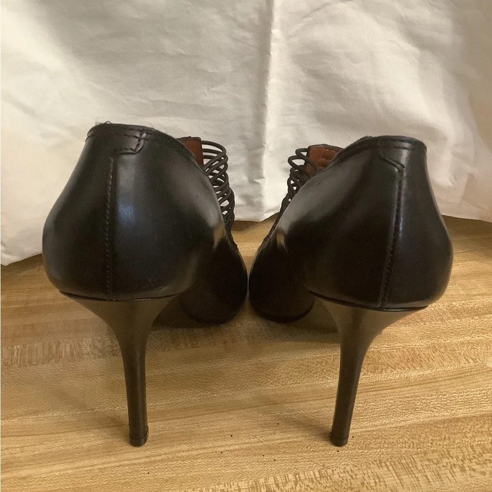 Givenchy Black Cage Peep Toe Leather Pumps Size 40-EU / 10-US NWOB - Picture 5 of 10